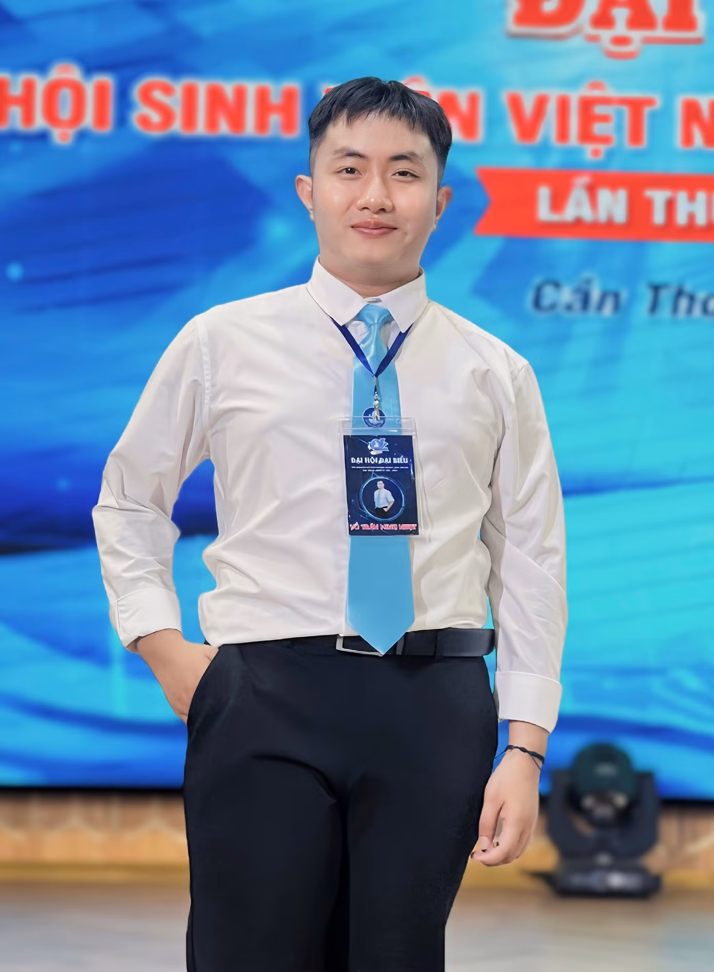 Võ Trần Minh Nhựt là sinh viên chuyên ngành Truyền thông Đa phương tiện, Trường Đại học Nam Cần Thơ.