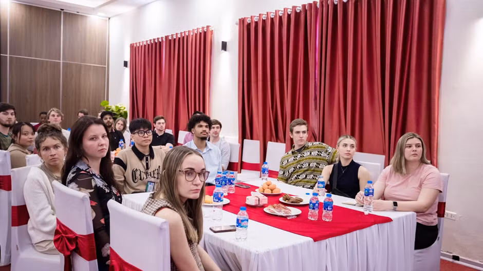Các đoàn sinh viên quốc tế đến thăm và học tập giao lưu tại Trường Đại học Kinh tế - ĐHQGHN. Các đoàn sinh viên quốc tế đến thăm và học tập giao lưu tại Trường Đại học Kinh tế - ĐHQGHN.