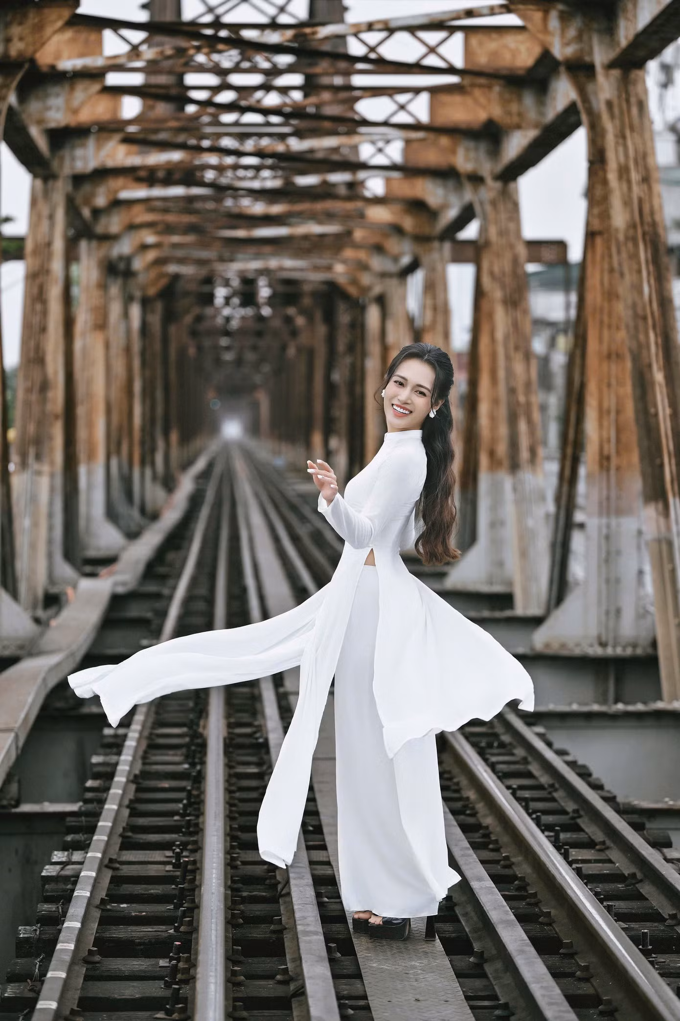 Hiện tại, Hà Anh là diễn viên Nhà hát Kịch Công an Nhân dân.