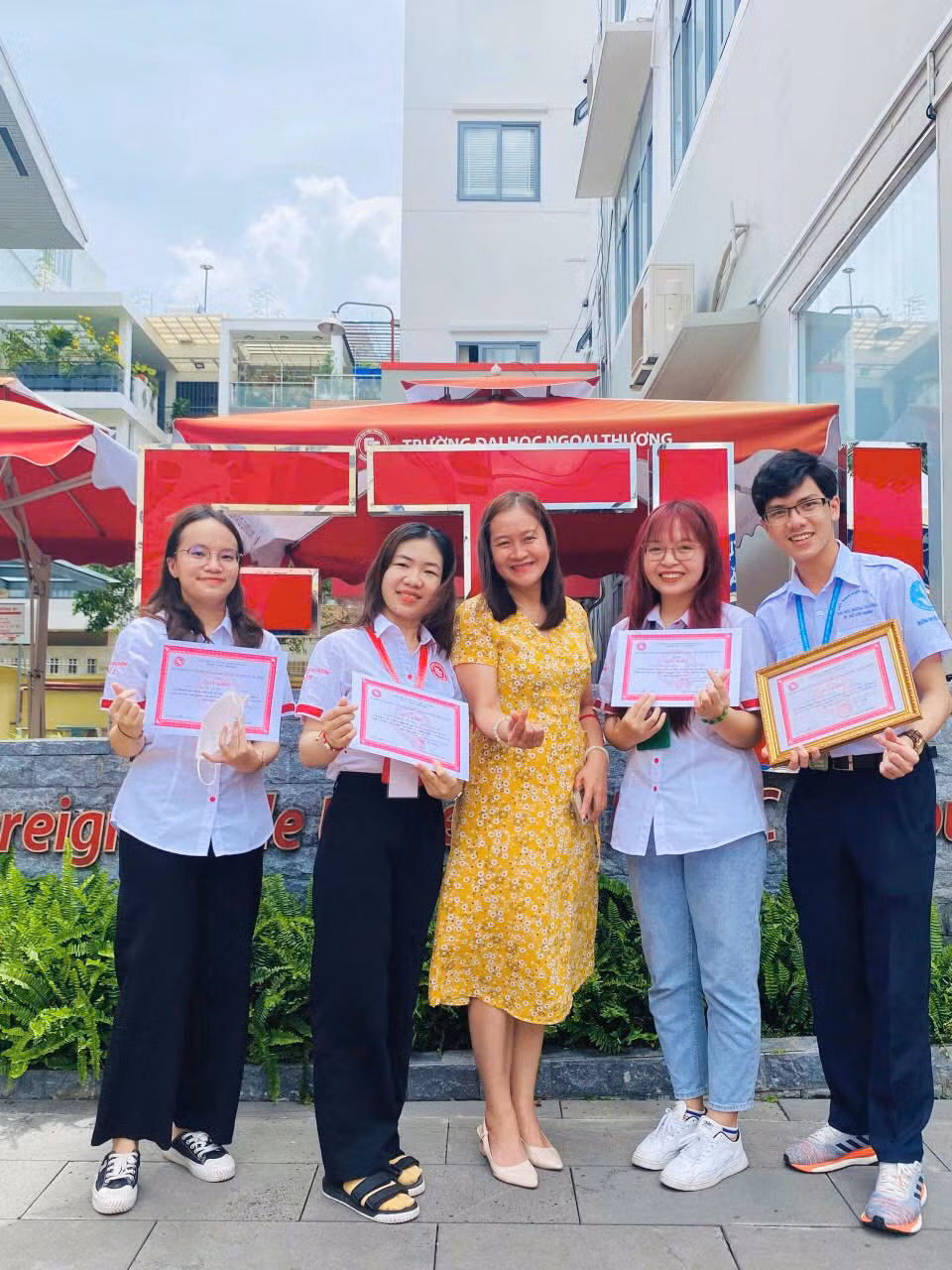Minh Nhựt là trưởng nhóm nghiên cứu khoa học đạt Giải Ba Cuộc thi Sinh viên Nghiên cứu khoa học Trường Đại học Ngoại thương năm 2022.