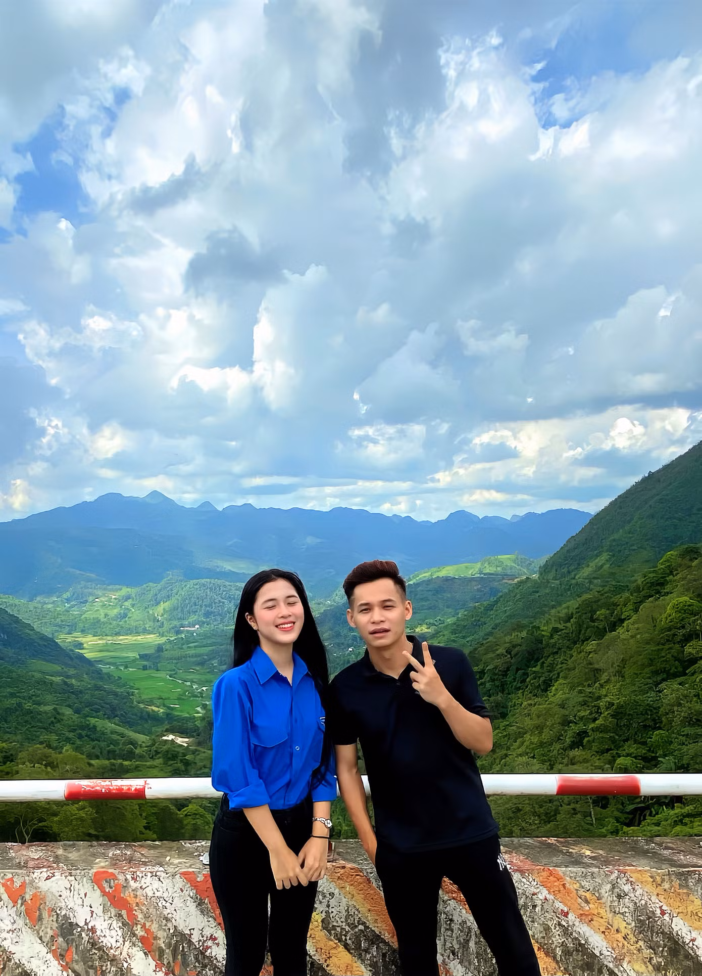 Hà Phương tham gia “Góp gạch xây trường” tại Cao Bằng và phỏng vấn anh Độ Mixi.