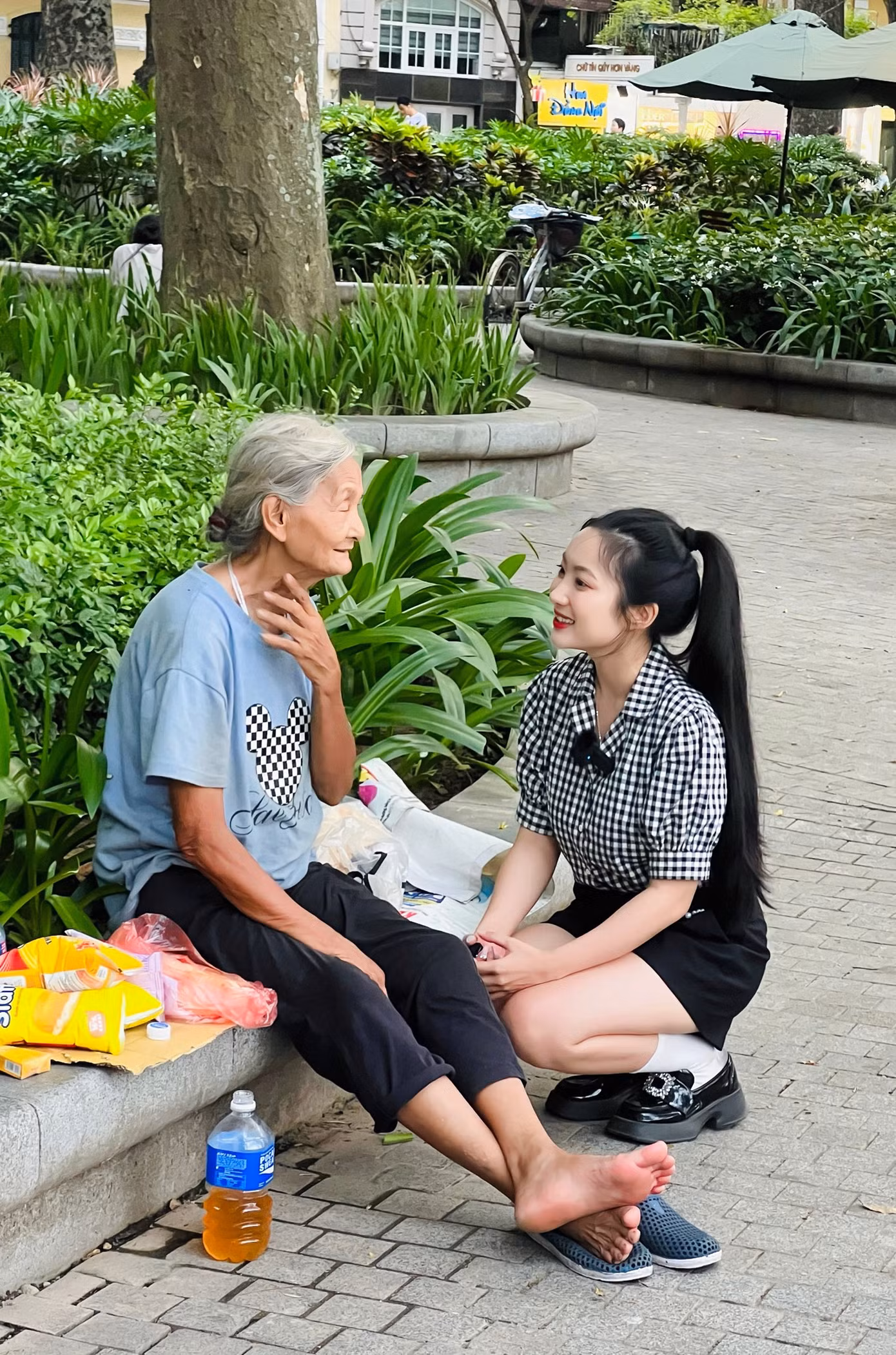 Tiêu Hạ còn ấp ủ những dự án đầy nhân văn với mong muốn tạo ra ảnh hưởng tích cực cho cộng đồng.