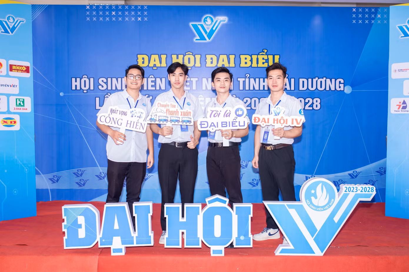 Với Thế Anh, thời sinh viên sẽ là quãng đời đẹp nhất. Với Thế Anh, thời sinh viên sẽ là quãng đời đẹp nhất.