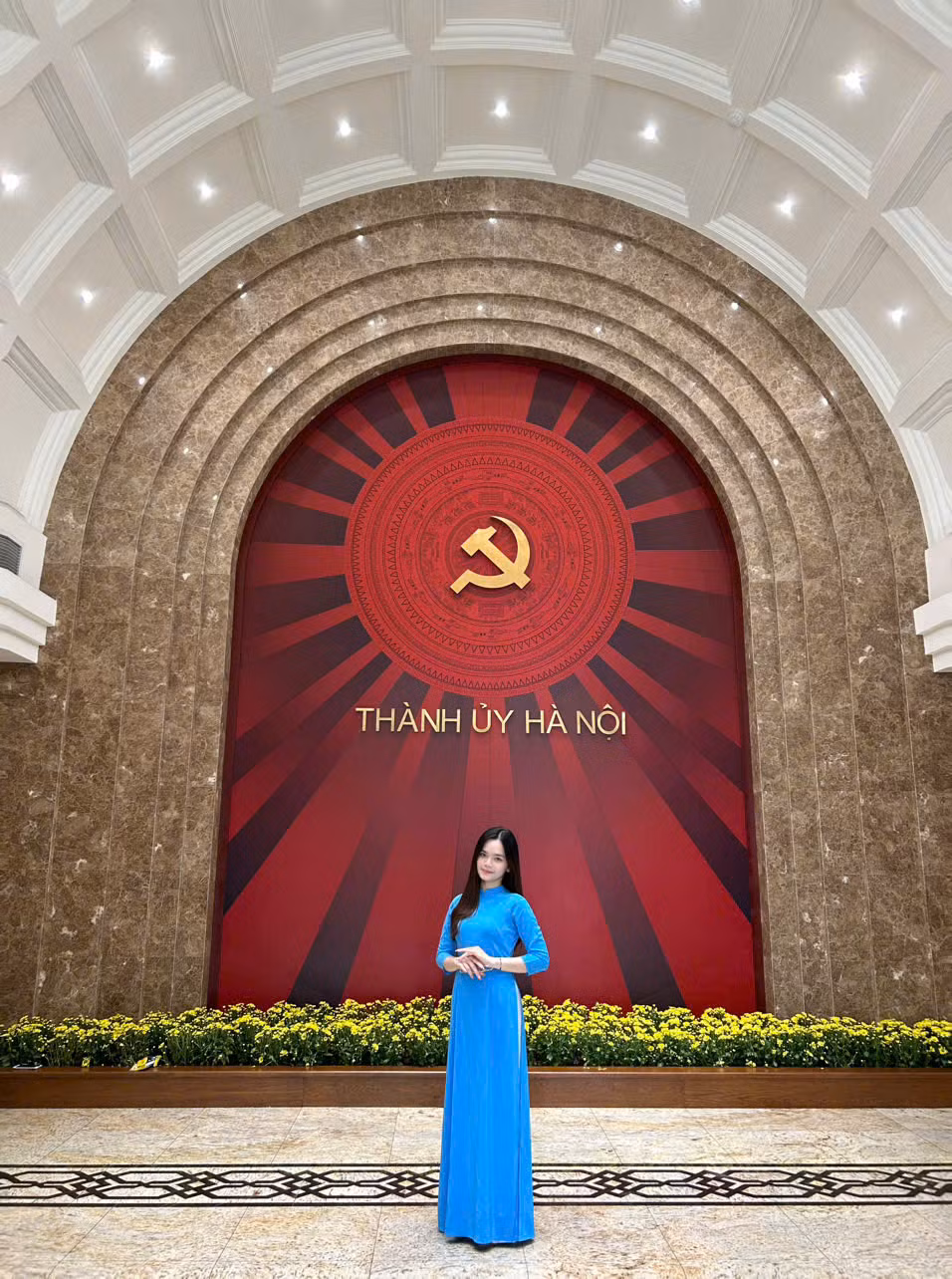 Thuỳ Trang tham gia chương trình Gặp mặt chiến sĩ Điện Biên, thanh niên xung phong, dân công hoả tuyến trên địa bàn Thành phố.
