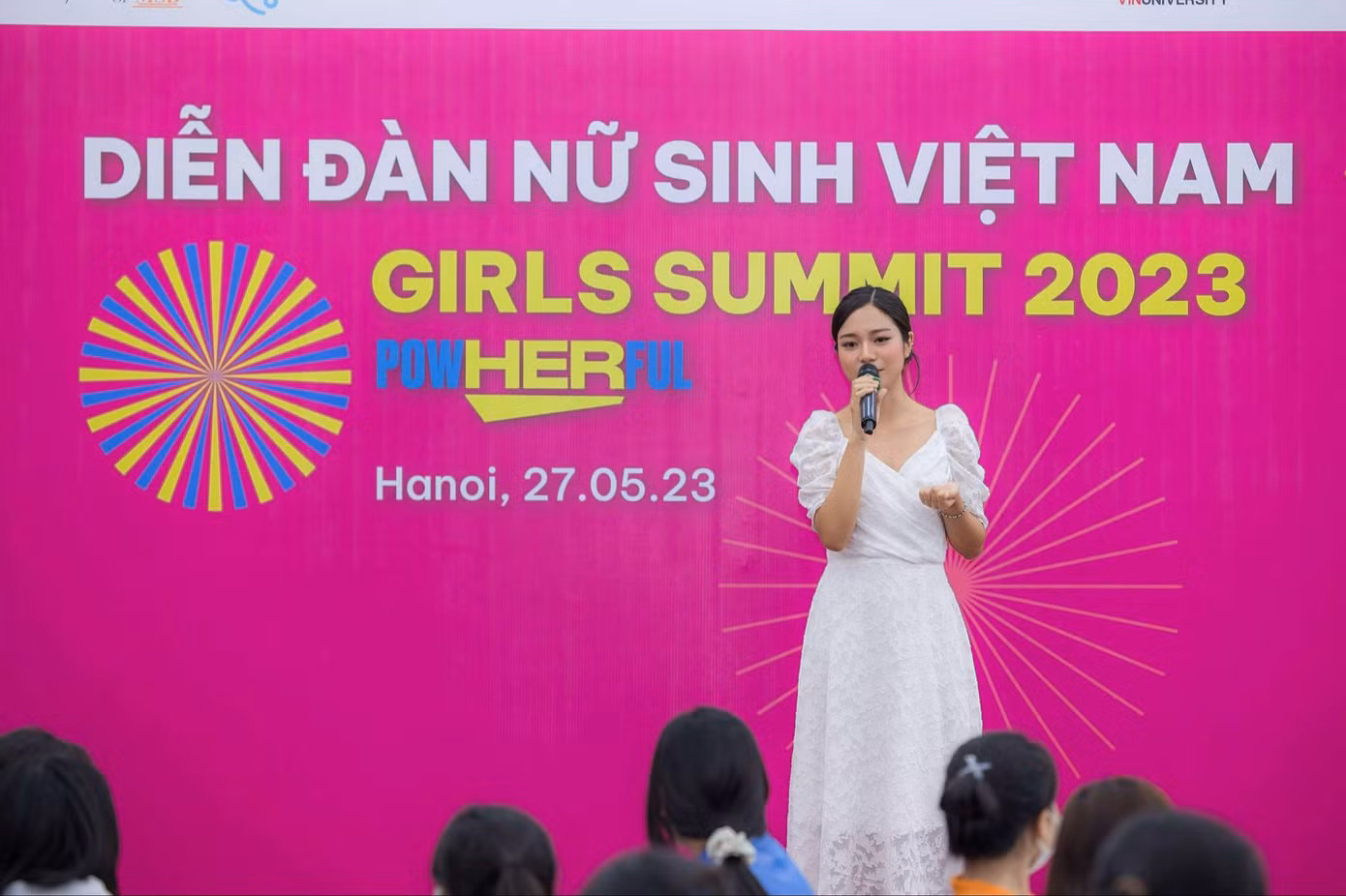 Lâm Phương có cơ hội trở thành diễn giả cho sự kiện Diễn đàn Nữ sinh Việt Nam với sự tham gia của hơn 1000 nữ sinh và các nữ lãnh đạo doanh nghiệp, người truyền cảm hứng. Lâm Phương có cơ hội trở thành diễn giả cho sự kiện Diễn đàn Nữ sinh Việt Nam với sự tham gia của hơn 1000 nữ sinh và các nữ lãnh đạo doanh nghiệp, người truyền cảm hứng.