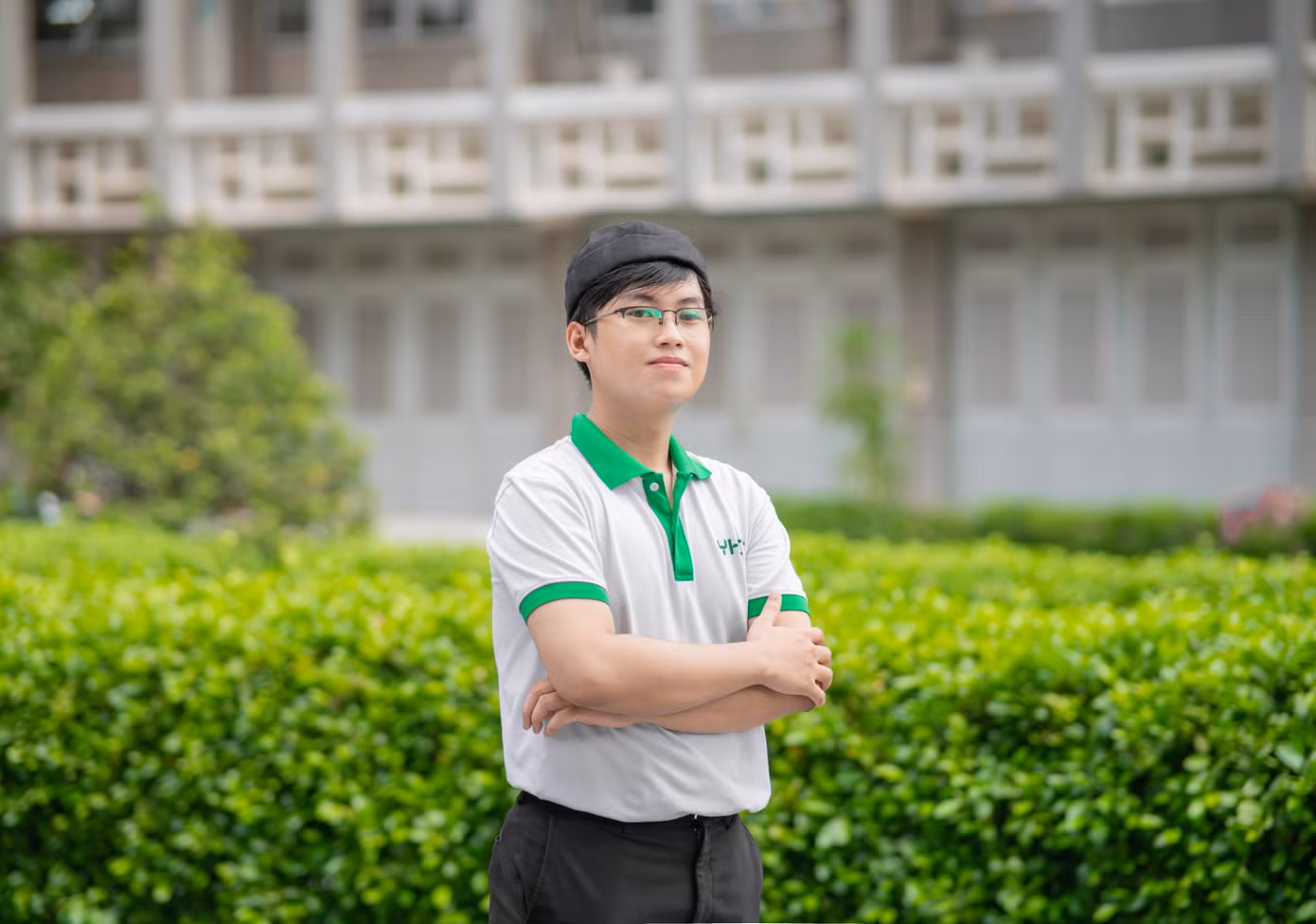 Văn Nghĩa phải cắt giảm chi tiêu các khoản khác để bù vào tiền điện nước.