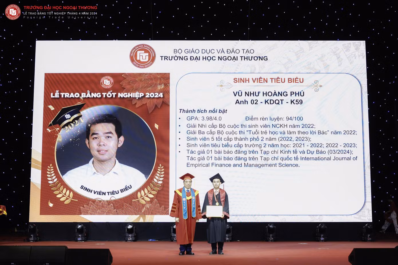 Hoàng Phú là một trong những sinh viên tiêu biểu toàn khóa 59 của Trường Đại học Ngoại thương. Hoàng Phú là một trong những sinh viên tiêu biểu toàn khóa 59 của Trường Đại học Ngoại thương.