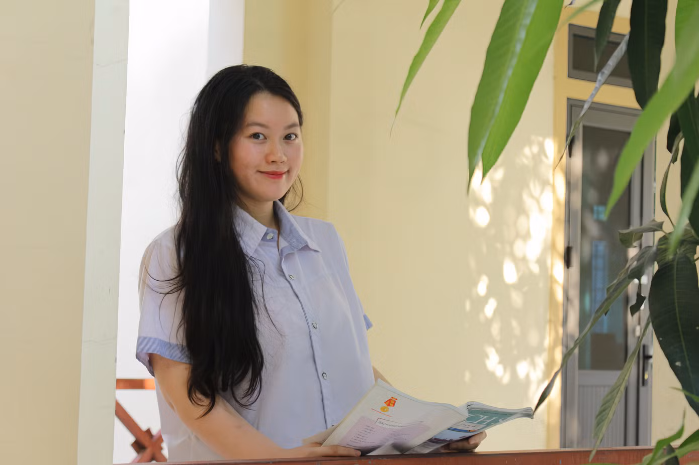 Trang Nhung hiện đang là sinh viên năm nhất ngành Quan hệ quốc tế (Học viện Ngoại giao).