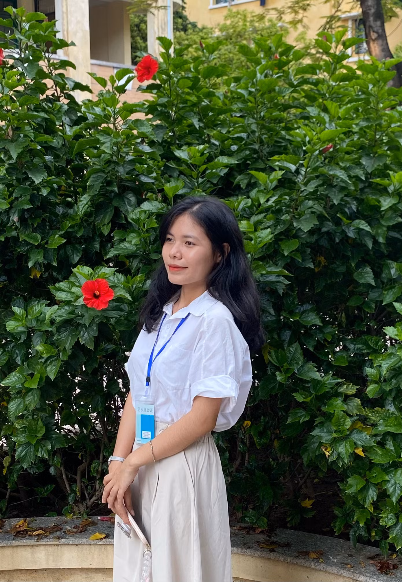 Bùi Thị Hồng Tuyết hiện là sinh viên khoa Địa lý của Trường Đại học Sư phạm Hà Nội. Bùi Thị Hồng Tuyết hiện là sinh viên khoa Địa lý của Trường Đại học Sư phạm Hà Nội.