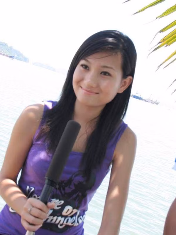 Thanh Huyền trong một buổi dẫn chương trình ngoài trời