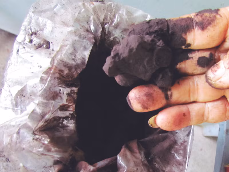 Một loại hóa chất dùng “chế” cà phê