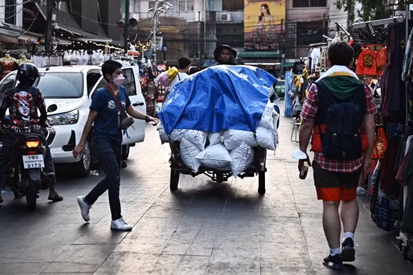Thái Lan đã ra cảnh báo về nắng nóng cao điểm ở nhiều tỉnh thành. Ảnh: AFP-JIJI. Thái Lan đã ra cảnh báo về nắng nóng cao điểm ở nhiều tỉnh thành. Ảnh: AFP-JIJI.