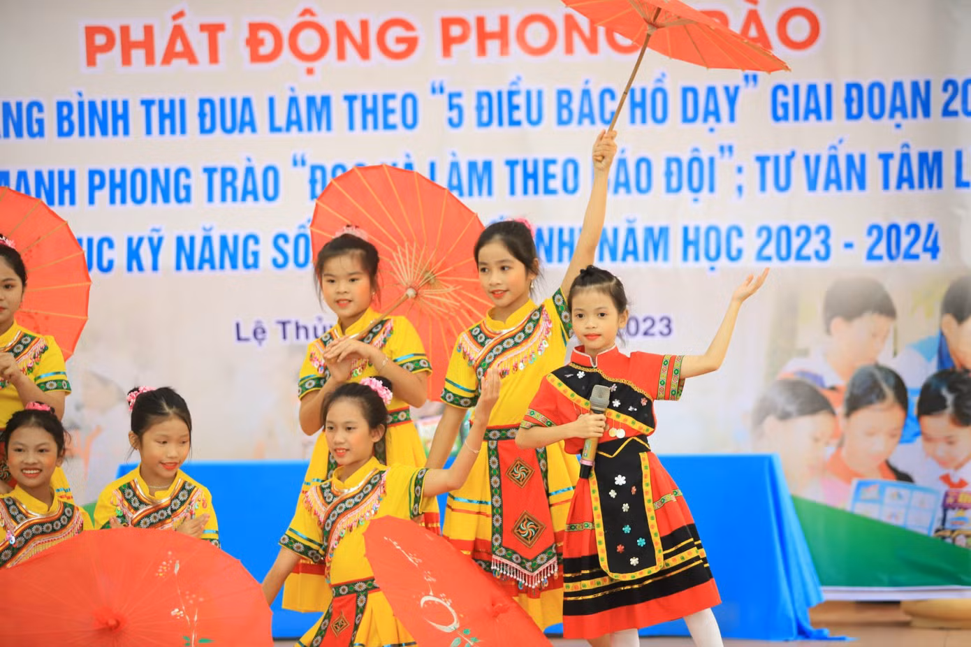 Tiết mục múa được các em học sinh biểu diễn tại lễ phát động