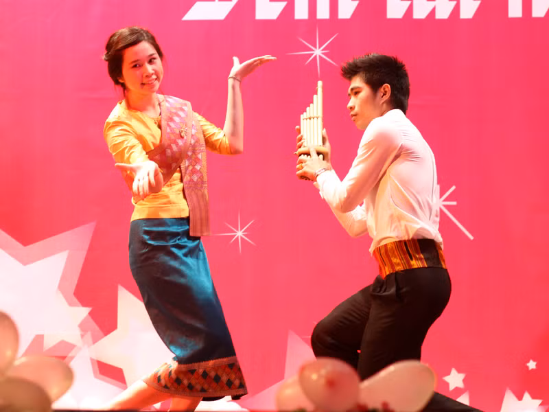Điệu múa đến từ đất nước Lào