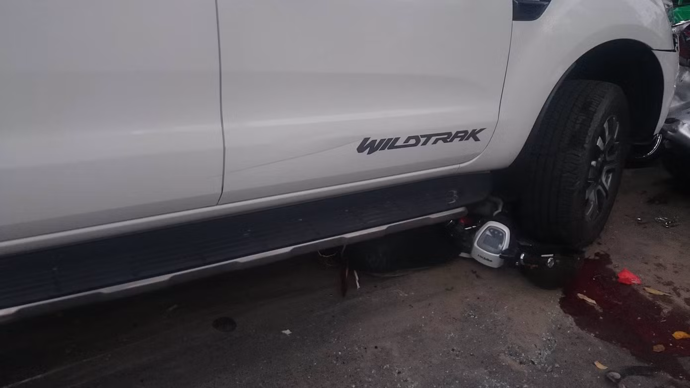 Ford Ranger 'điên' đâm hàng loạt ô tô, xe máy trên phố Bà Triệu ảnh 5