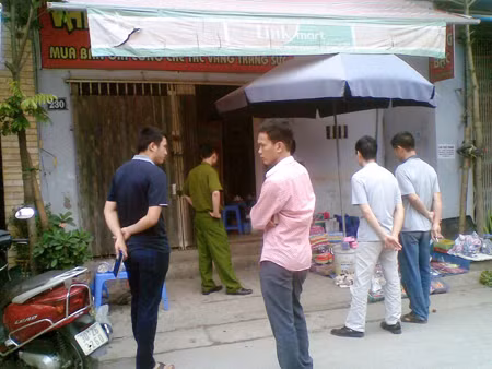 Công an xã Tân Triều đến điều tra sự việc sáng nay (23/4). Công an xã Tân Triều đến điều tra sự việc sáng nay (23/4)