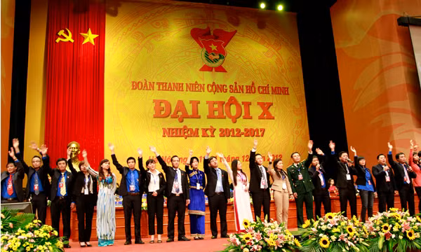 Các đơn vị dự thi được xếp theo thứ tự vị trí bản đồ, từ địa đầu Tổ quốc đến đất Mũi Cà Mau, từ Đông sang Tây. Nhiều tiết mục mang đặc trưng vùng miền đã được các đại biểu thể hiện