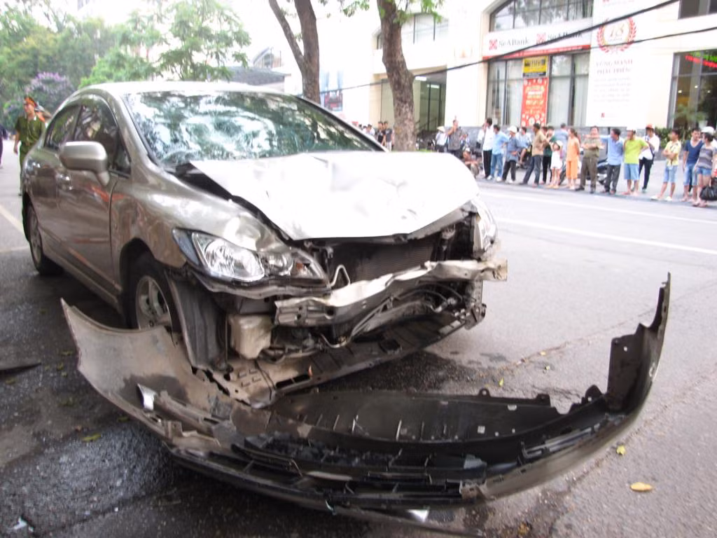 Sau khi gây tai nạn, tài xế đã bỏ trốn khỏi hiện trường. Ảnh: Tuấn Nguyễn