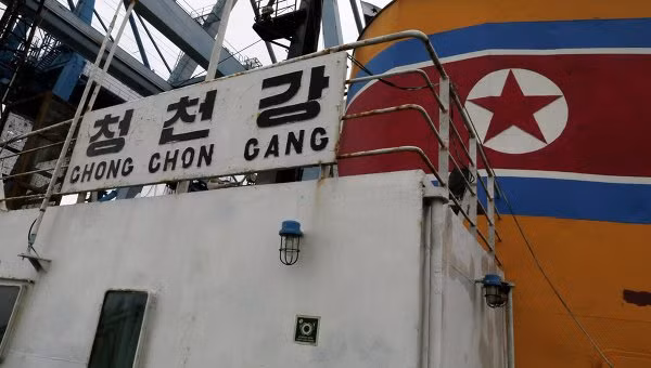 Con tàu Chong Chon Gang của Triều Tiên bị bắt giữ tại kênh đào Panama
