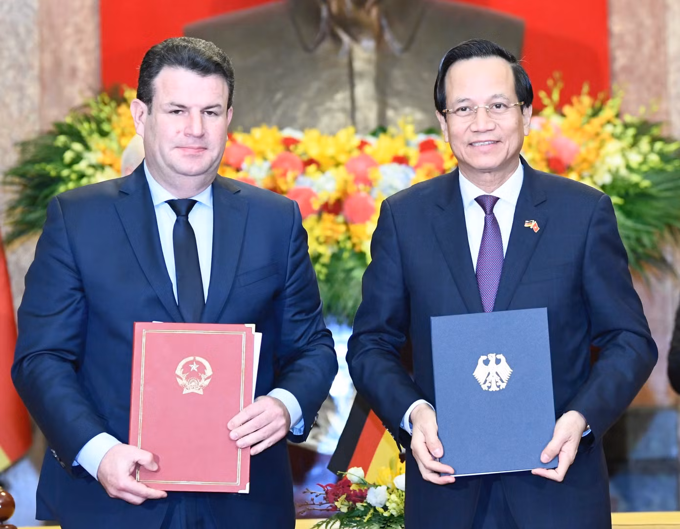 Lễ ký Thỏa thuận hợp tác về lao động di cư giữa Bộ Lao động, Thương binh và Xã hội và Bộ Lao động và Xã hội Liên bang Đức. (Ảnh: Như Ý) Lễ ký Thỏa thuận hợp tác về lao động di cư giữa Bộ Lao động, Thương binh và Xã hội và Bộ Lao động và Xã hội Liên bang Đức. (Ảnh: Như Ý)