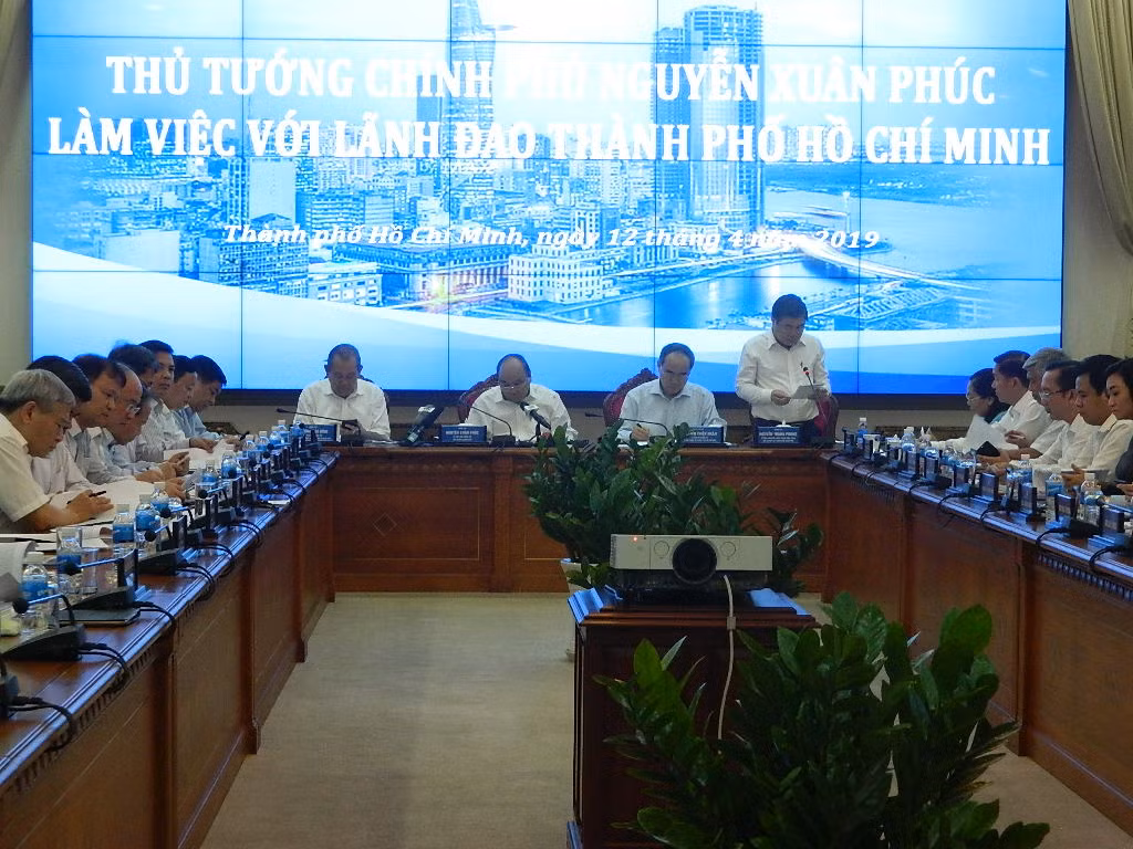 Thủ tướng Nguyễn Xuân Phúc: 'Dự án metro, chúng ta đang làm khổ nhau' ảnh 1