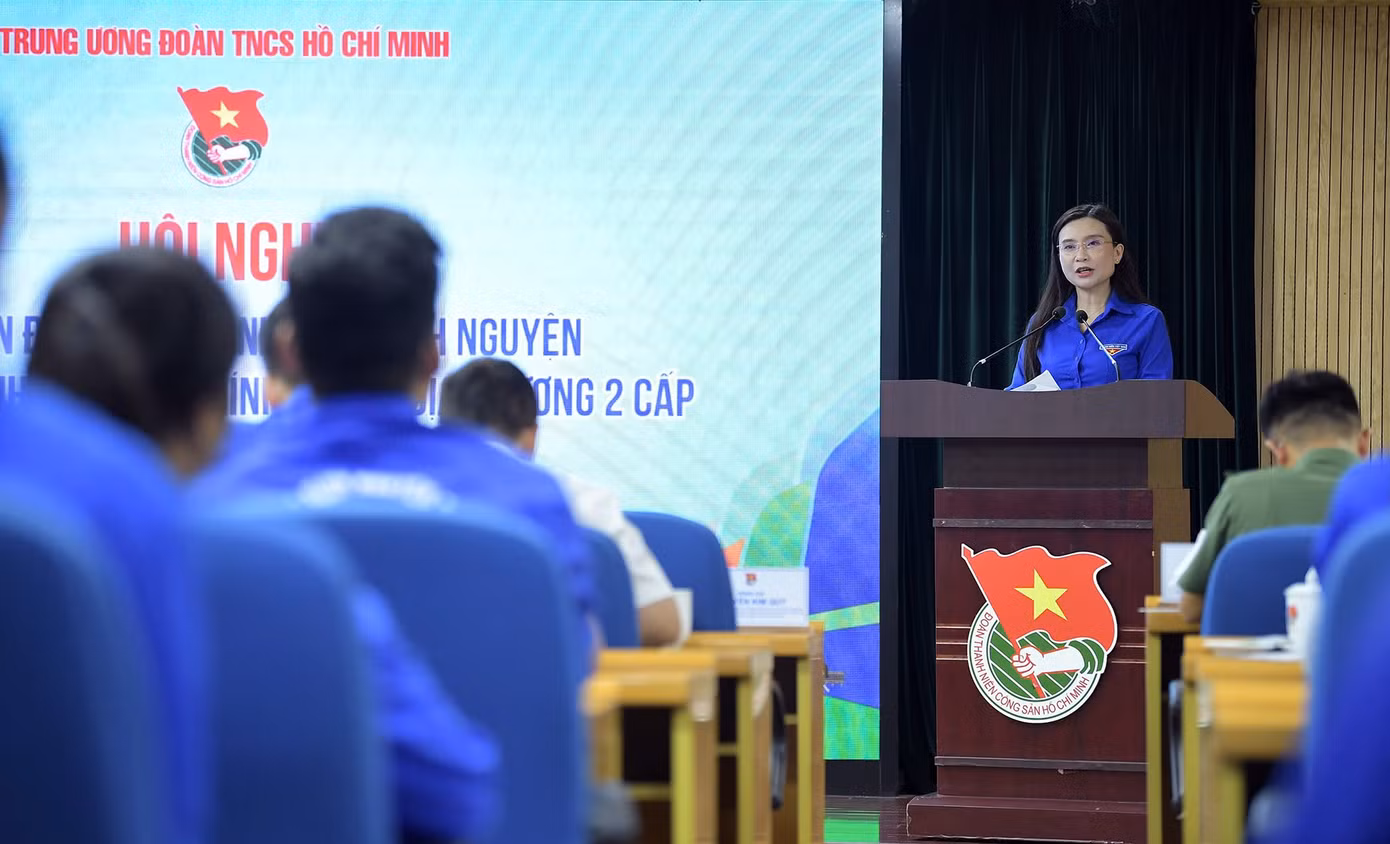 Chị Nguyễn Phạm Duy Trang - Bí thư Trung ương Đoàn, Chủ tịch Hội đồng Đội T.Ư phát biểu khai mạc hội nghị.