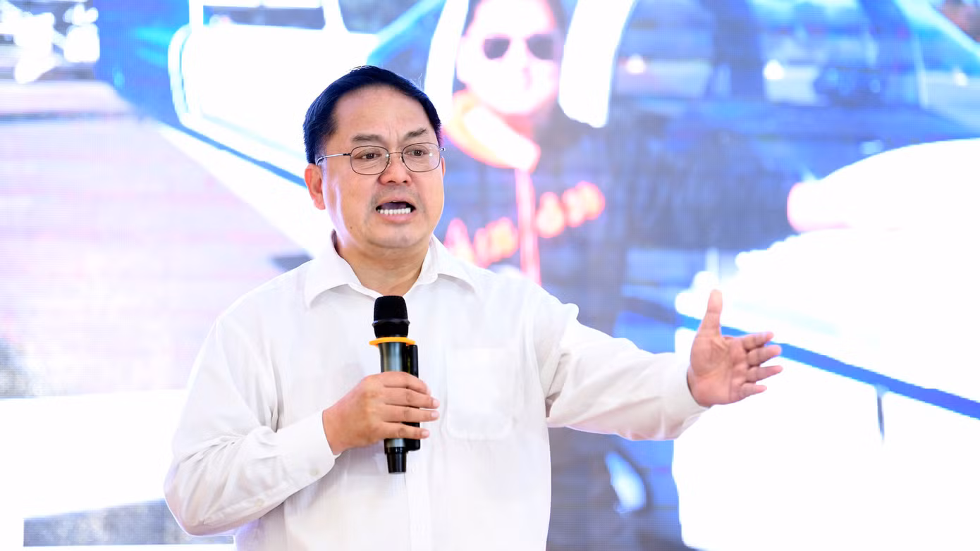 Ông Hoàng Nam Tiến chia sẻ tại chương trình.