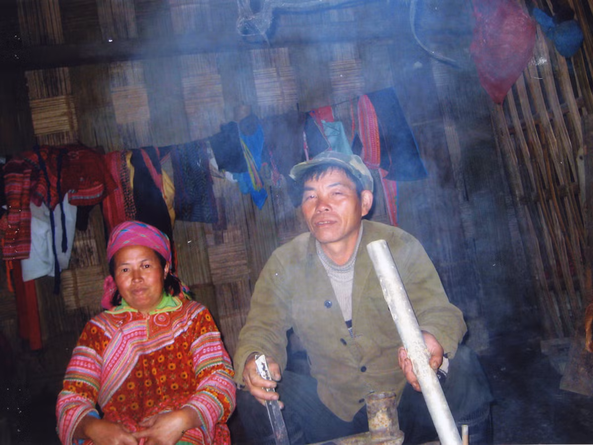 Ống thép của máy bay được chế tạo thành điếu cày để hút thuốc