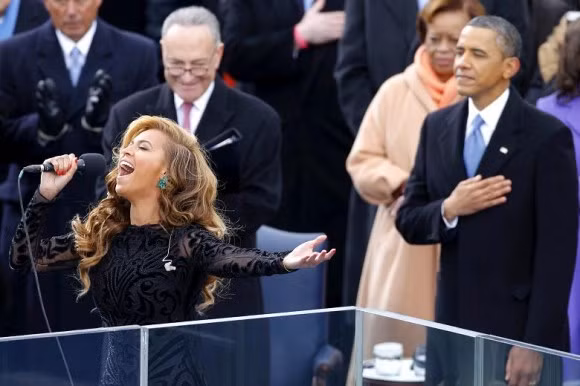 Beyonce hát Quốc ca Mỹ đầy cảm xúc