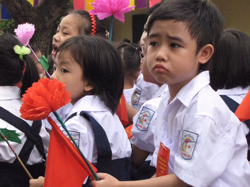 Một giây nũng nịu của trẻ thơ...