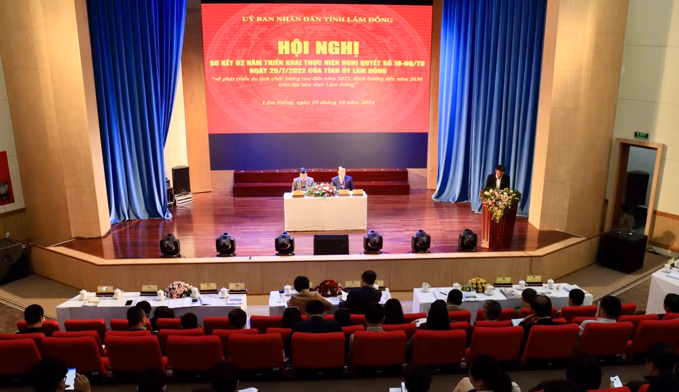 Toàn cảnh hội nghị sơ kết Toàn cảnh hội nghị sơ kết