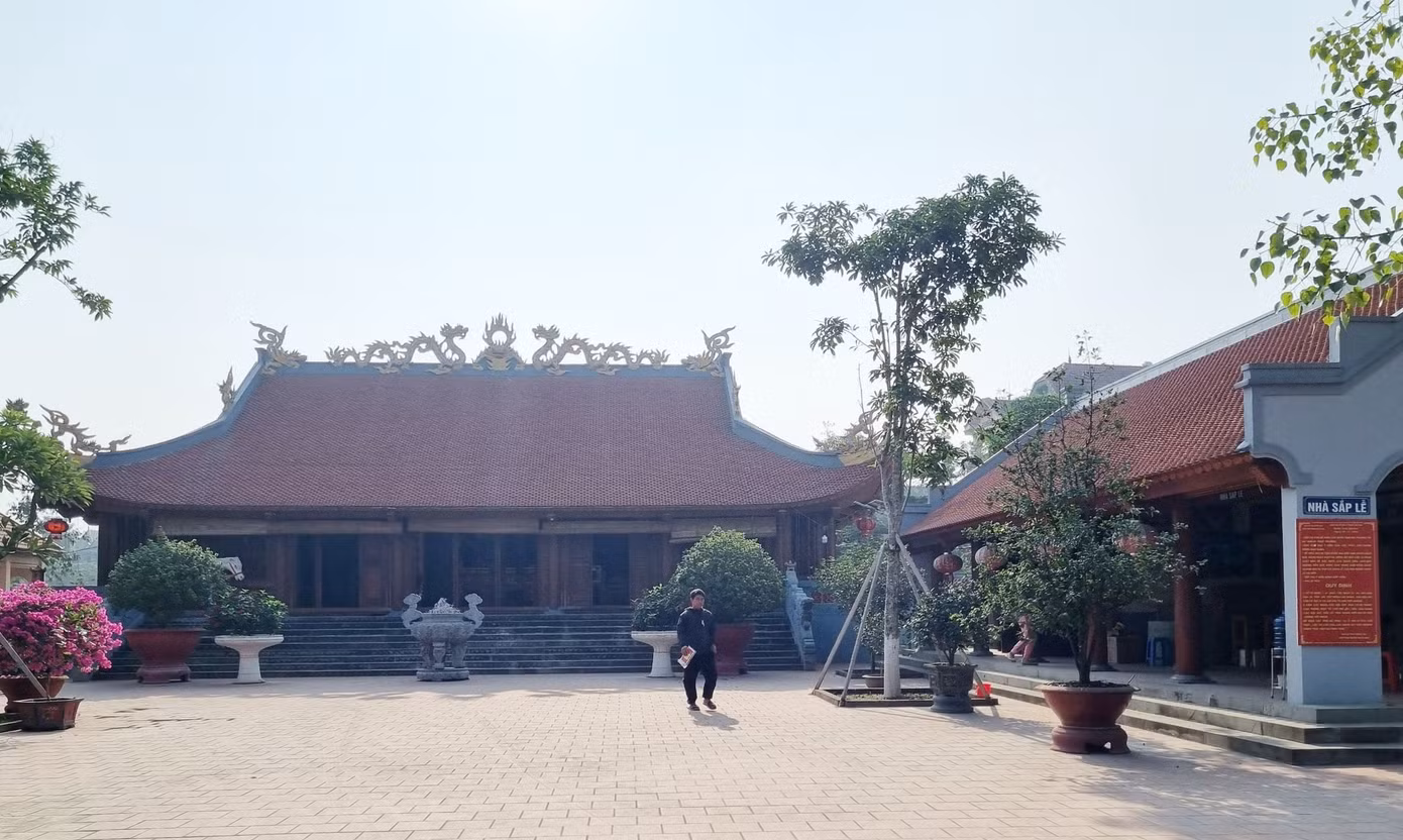 Một góc đền Tam Giang