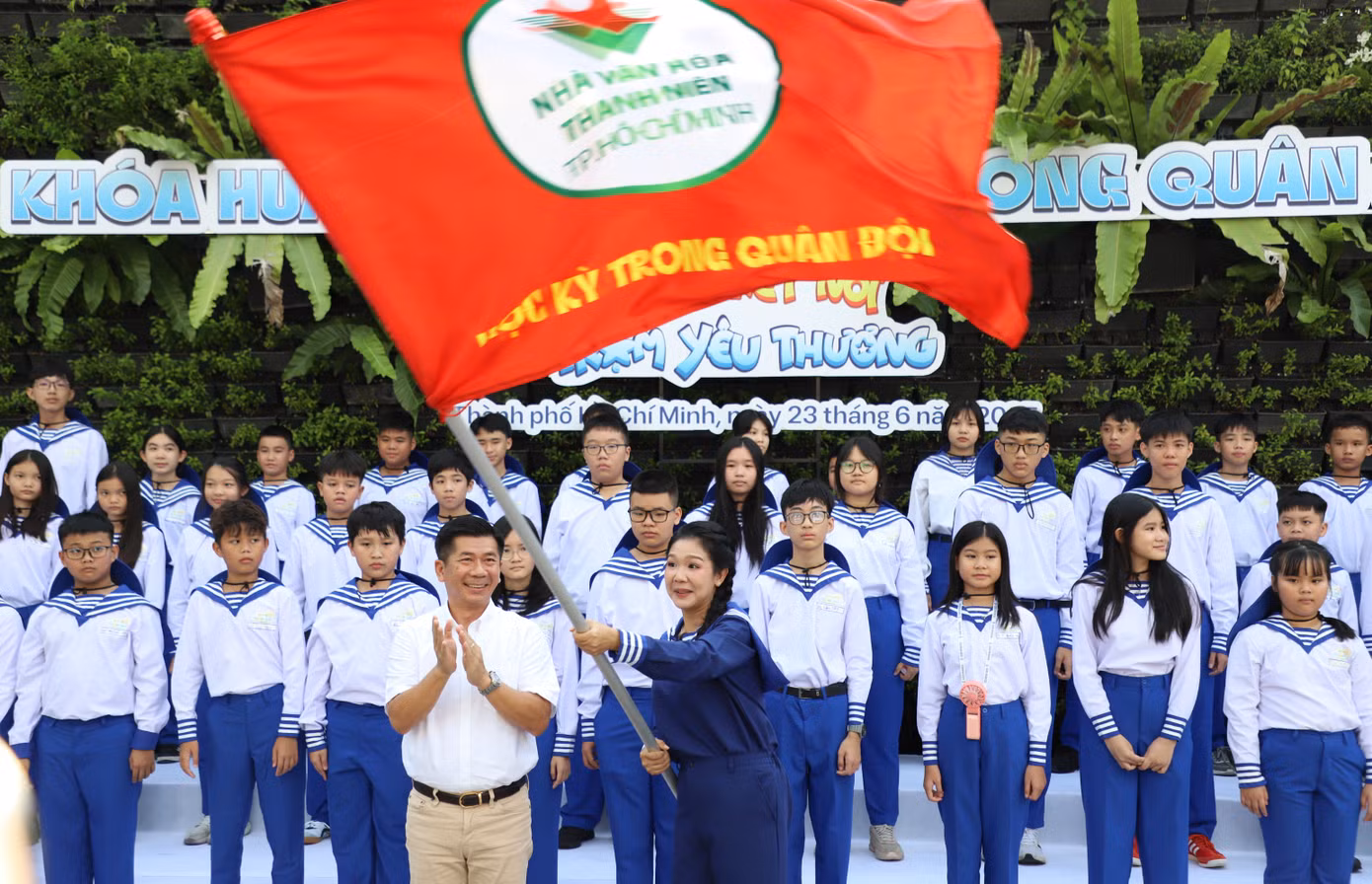 Chương trình Học kỳ trong quân đội lồng ghép khéo léo các hoạt động huấn luyện quân sự cùng trải nghiệm thực tế. Chương trình Học kỳ trong quân đội lồng ghép khéo léo các hoạt động huấn luyện quân sự cùng trải nghiệm thực tế.