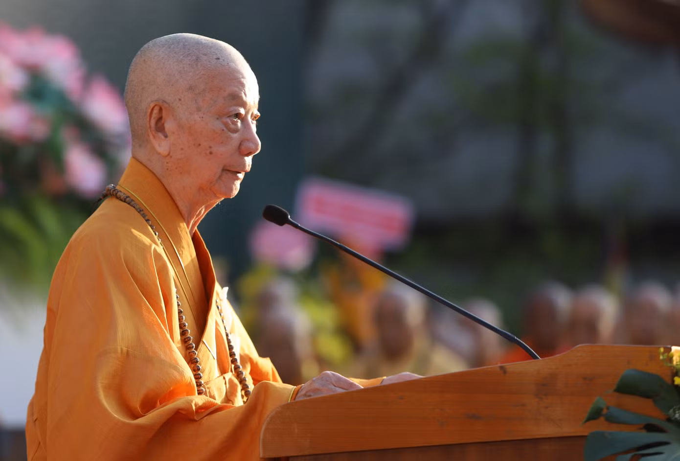 Đại lão Hòa thượng Thích Trí Quảng đọc thông điệp Đại lễ Phật đản năm nay.