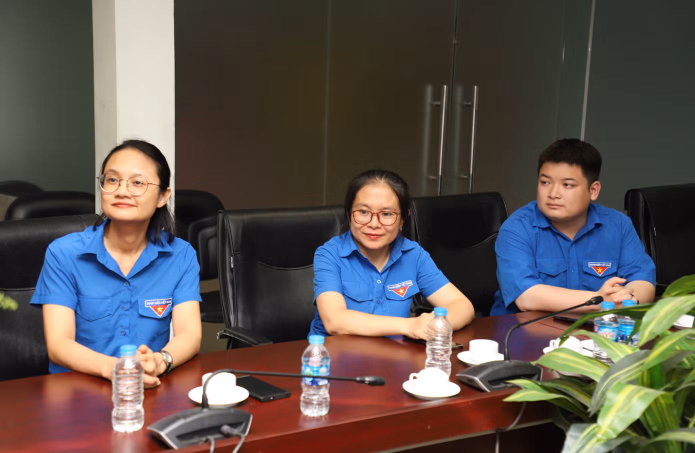 Đoàn công tác Thành Đoàn TPHCM thăm hỏi, trao đổi thân tình cùng cán bộ, phóng viên báo Tiền Phong trước thềm kỷ niệm 100 năm Ngày Báo chí cách mạng Việt Nam. Đoàn công tác Thành Đoàn TPHCM thăm hỏi, trao đổi thân tình cùng cán bộ, phóng viên báo Tiền Phong trước thềm kỷ niệm 100 năm Ngày Báo chí cách mạng Việt Nam.