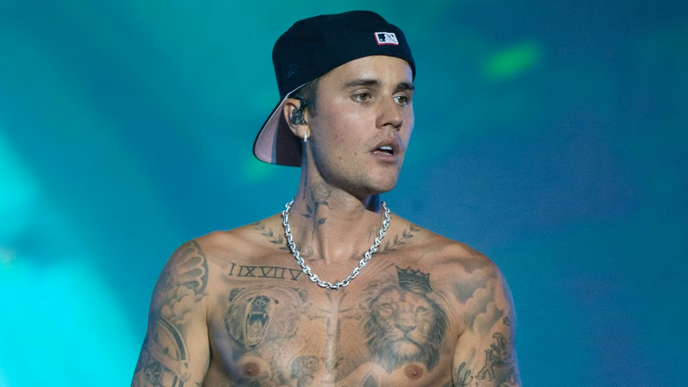 Nhiều người hâm mộ lo lắng về tình hình sức khỏe của Justin. Nhiều người hâm mộ lo lắng về tình hình sức khỏe của Justin.