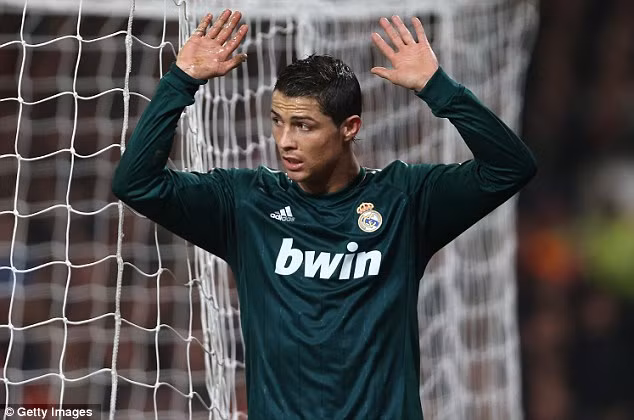 Ronaldo lại ghi bàn khi đụng độ đội bóng cũ