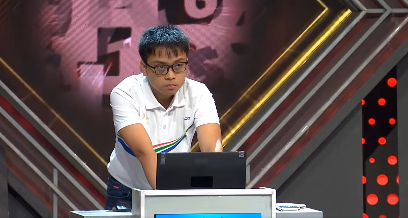 Phú Đức thể hiện tài năng từ phần thi Vượt chướng ngại vật. Phú Đức thể hiện tài năng từ phần thi Vượt chướng ngại vật.