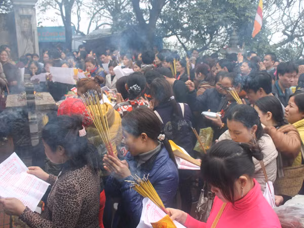 Rất đông người đi lễ đầu năm
