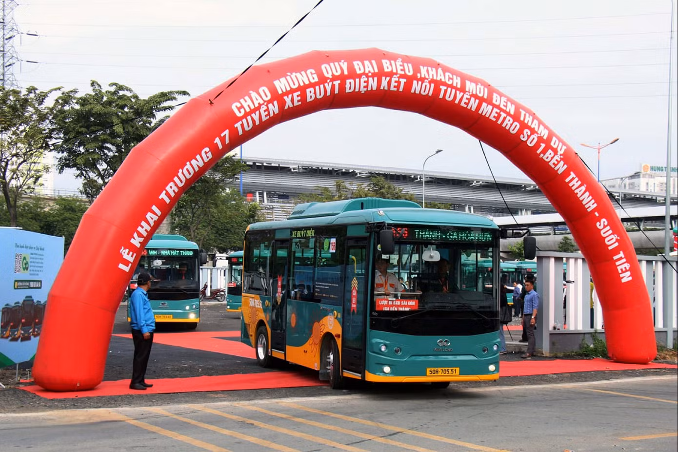 Các tuyến xe buýt điện kết nối Metro số 1 được Công ty Phương Trang đưa vào vận hành (Ảnh: FUTA) Các tuyến xe buýt điện kết nối Metro số 1 được Công ty Phương Trang đưa vào vận hành (Ảnh: FUTA)