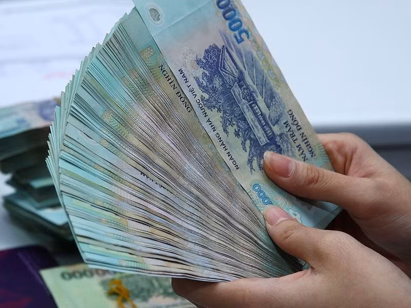 Một số doanh nghiệp niêm yết trên sàn chứng khoán vừa bị truy thu, phạt chậm nộp thuế với số tiền từ hàng trăm triệu đến cả chục tỷ đồng. Một số doanh nghiệp niêm yết trên sàn chứng khoán vừa bị truy thu, phạt chậm nộp thuế với số tiền từ hàng trăm triệu đến cả chục tỷ đồng.