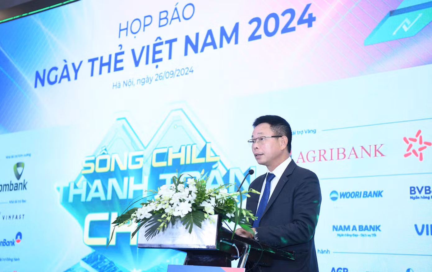 Nhà báo Phùng Công Sưởng phát biểu tại chương trình.
