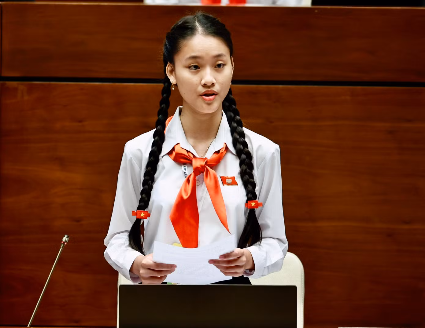 Bộ trưởng Bộ Y tế giả định Nguyễn Ngọc Mai An trả lời chất vấn tại phiên họp. Ảnh: Như Ý Bộ trưởng Bộ Y tế giả định Nguyễn Ngọc Mai An trả lời chất vấn tại phiên họp. Ảnh: Như Ý