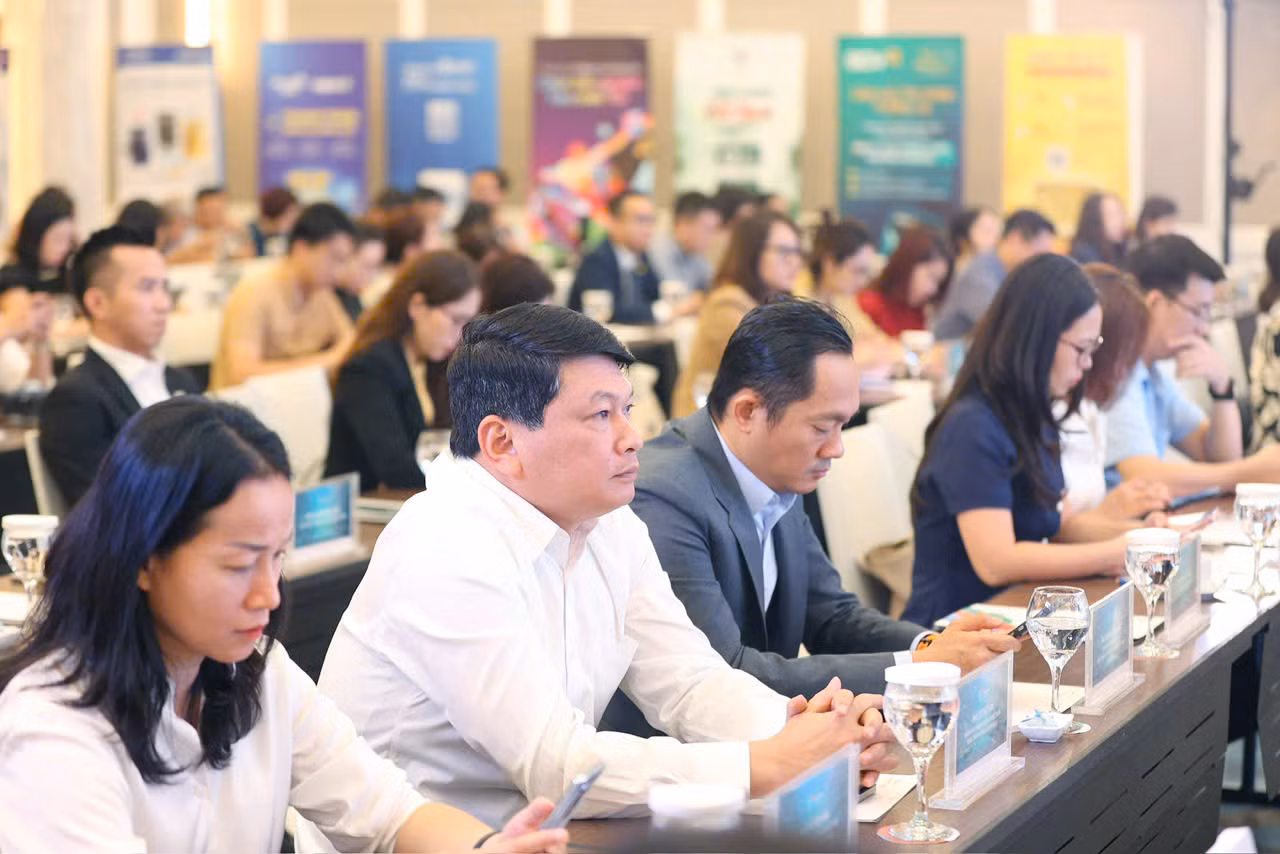 Các đại biểu tham dự chương trình họp báo Ngày Thẻ Việt Nam 2024.
