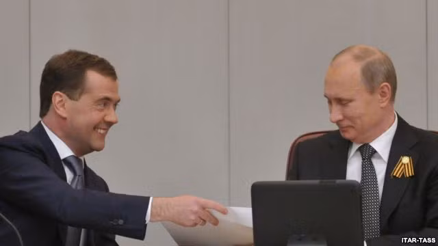 Tân Tổng thống Vladimir Putin và tân Thủ tướng Dmitry Medvedev