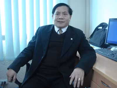 PGS.TS Trịnh Hòa Bình: “Cũng có những người phản ứng bằng cách buông xuôi cuộc sống. Dù hành động theo hướng nào đi nữa cũng đều nói lên một mong muốn thay đổi”. Ảnh: Hải Yến 