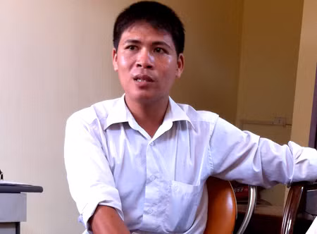 Bí thư đoàn xã Thanh Lâm trong buổi tiếp xúc với phóng viên.