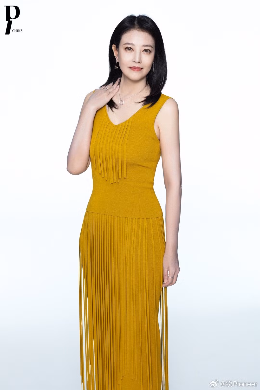 Châu Hải My khoe nhan sắc trẻ trung trong bộ ảnh cuối cùng. Cô còn chụp cùng những chú thú cưng đáng yêu. Ảnh: Pioneer.