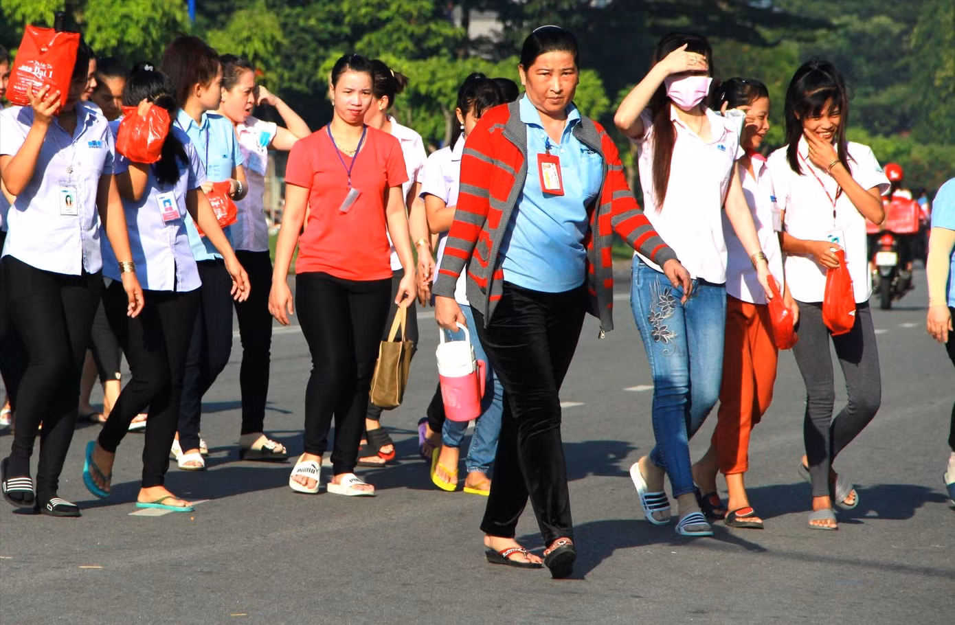 Người lao động ở Bình Dương mong mỏi được an cư lạc nghiệp Ảnh: HƯƠNG CHI Người lao động ở Bình Dương mong mỏi được an cư lạc nghiệp Ảnh: HƯƠNG CHI