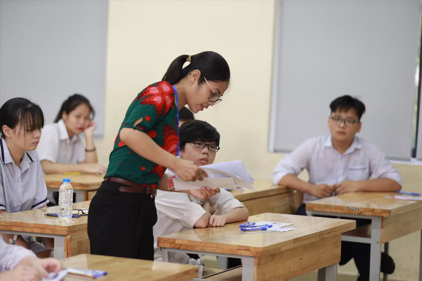 Thí sinh thi lớp 10 tại Hà Nội Ảnh: NHƯ Ý Thí sinh thi lớp 10 tại Hà Nội Ảnh: NHƯ Ý